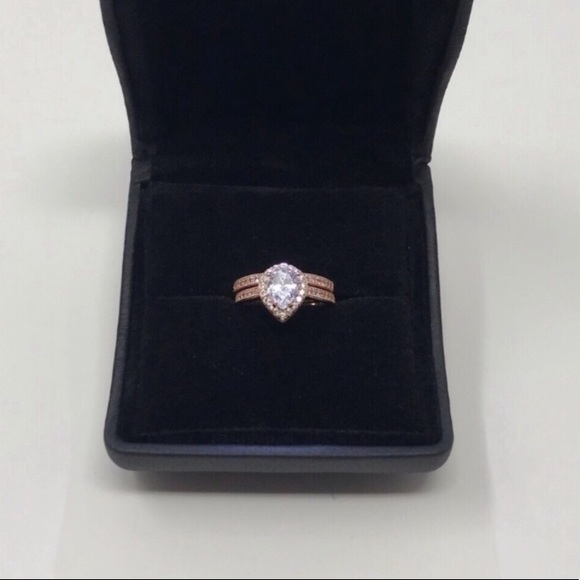 SOLD Rose Gold Tear Drop Wedding Set! - Picture 3 of 8